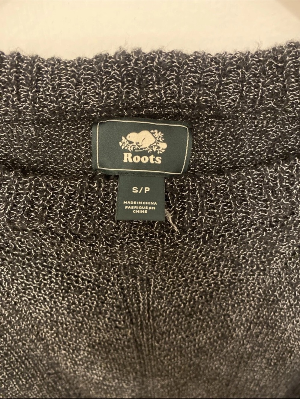 💐2 for $25 Roots Heathered Charcoal Knit Crewneck Sweater - Picture 4 of 7